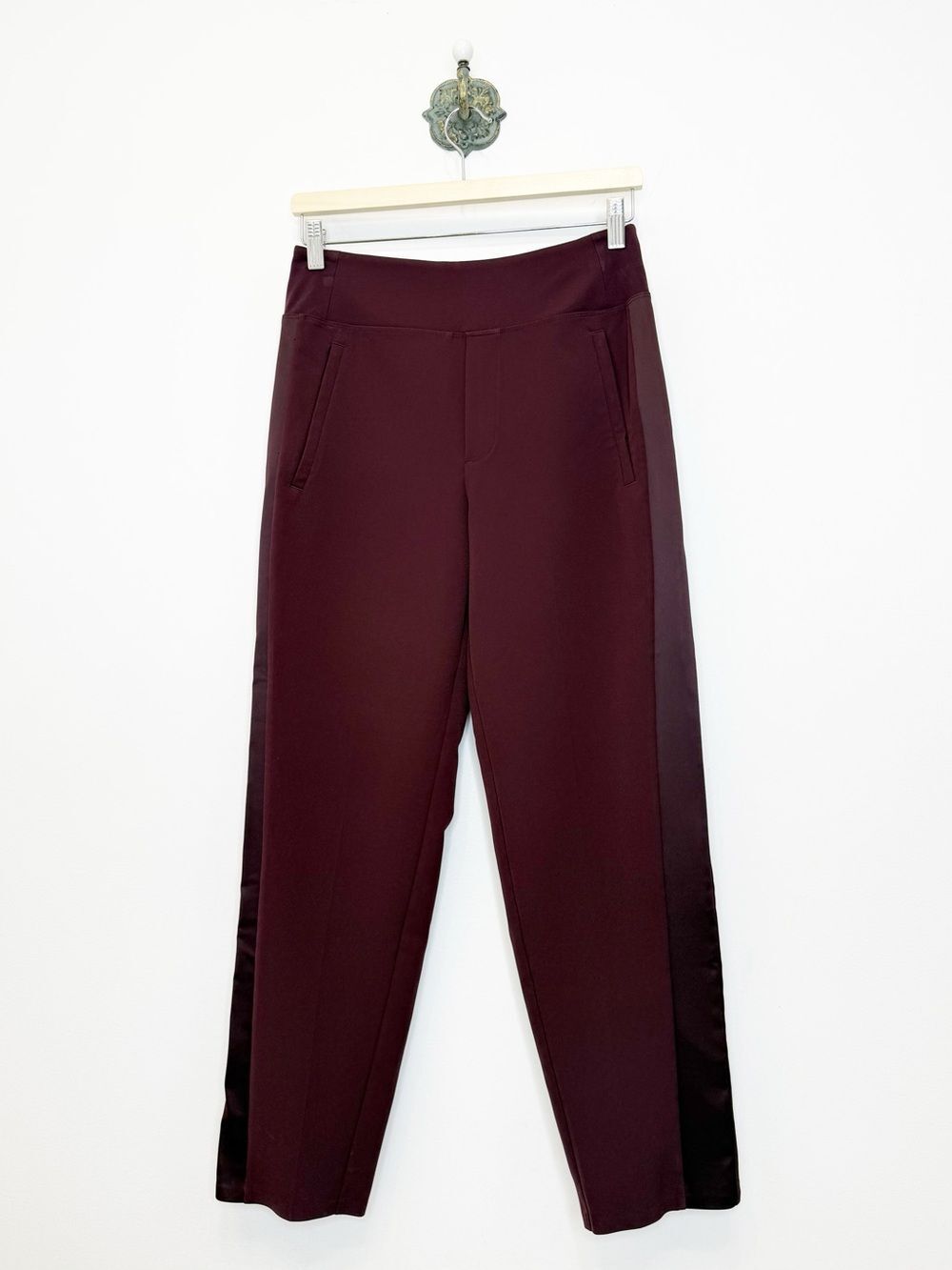 Athleta Burgundy Endless Satin Side Stripe Pant Women’s Size 4 782695 Minimalist